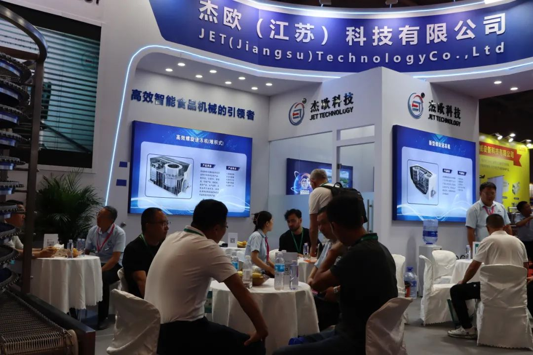 Exhibition Report 8 Exhibition Report 8